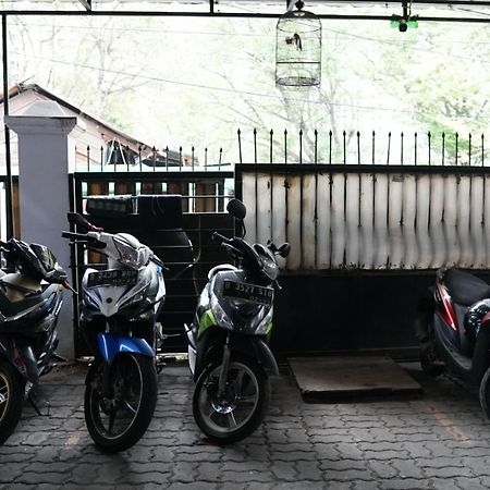 Cosmo Tanjung Duren Mitra Reddoorz Cakarta Dış mekan fotoğraf