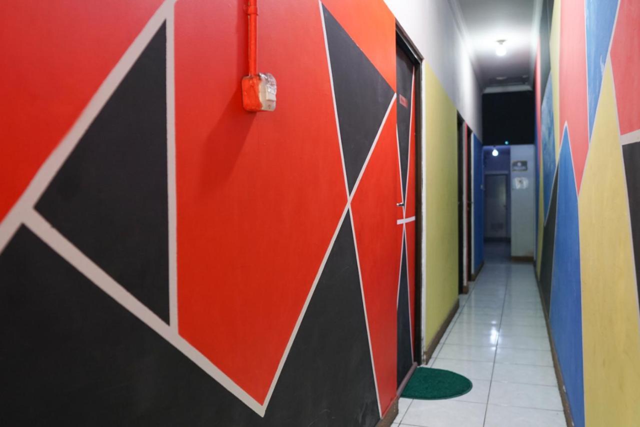 Cosmo Tanjung Duren Mitra Reddoorz Cakarta Dış mekan fotoğraf