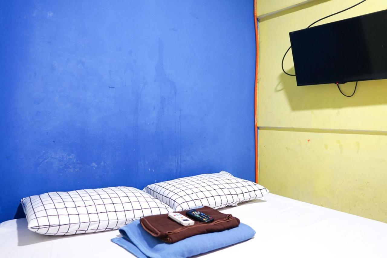 Cosmo Tanjung Duren Mitra Reddoorz Cakarta Dış mekan fotoğraf