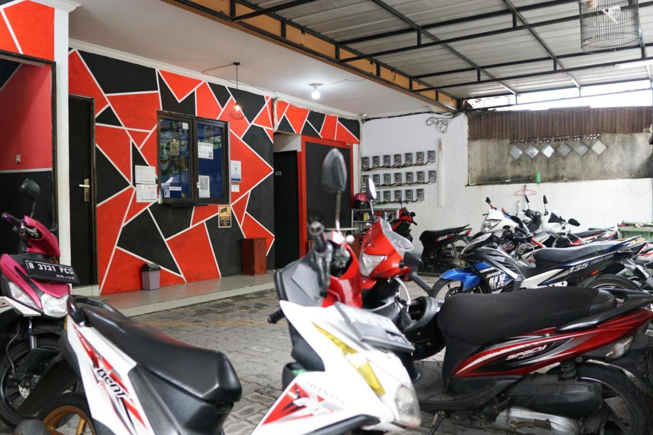 Cosmo Tanjung Duren Mitra Reddoorz Cakarta Dış mekan fotoğraf