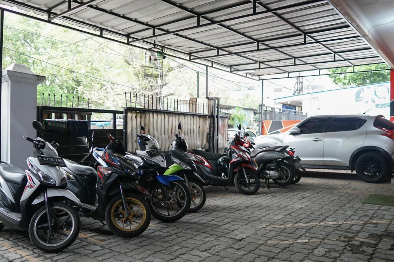 Cosmo Tanjung Duren Mitra Reddoorz Cakarta Dış mekan fotoğraf