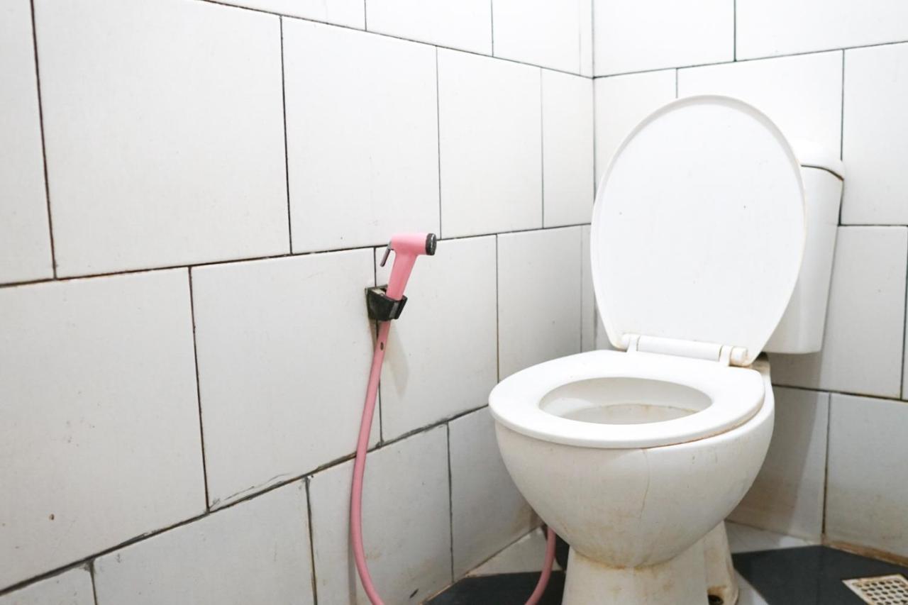 Cosmo Tanjung Duren Mitra Reddoorz Cakarta Dış mekan fotoğraf