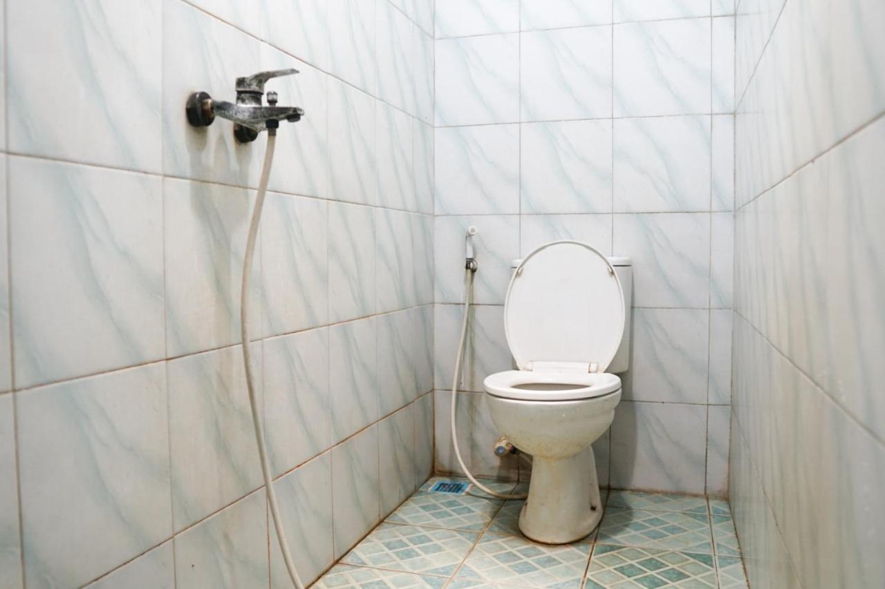 Cosmo Tanjung Duren Mitra Reddoorz Cakarta Dış mekan fotoğraf