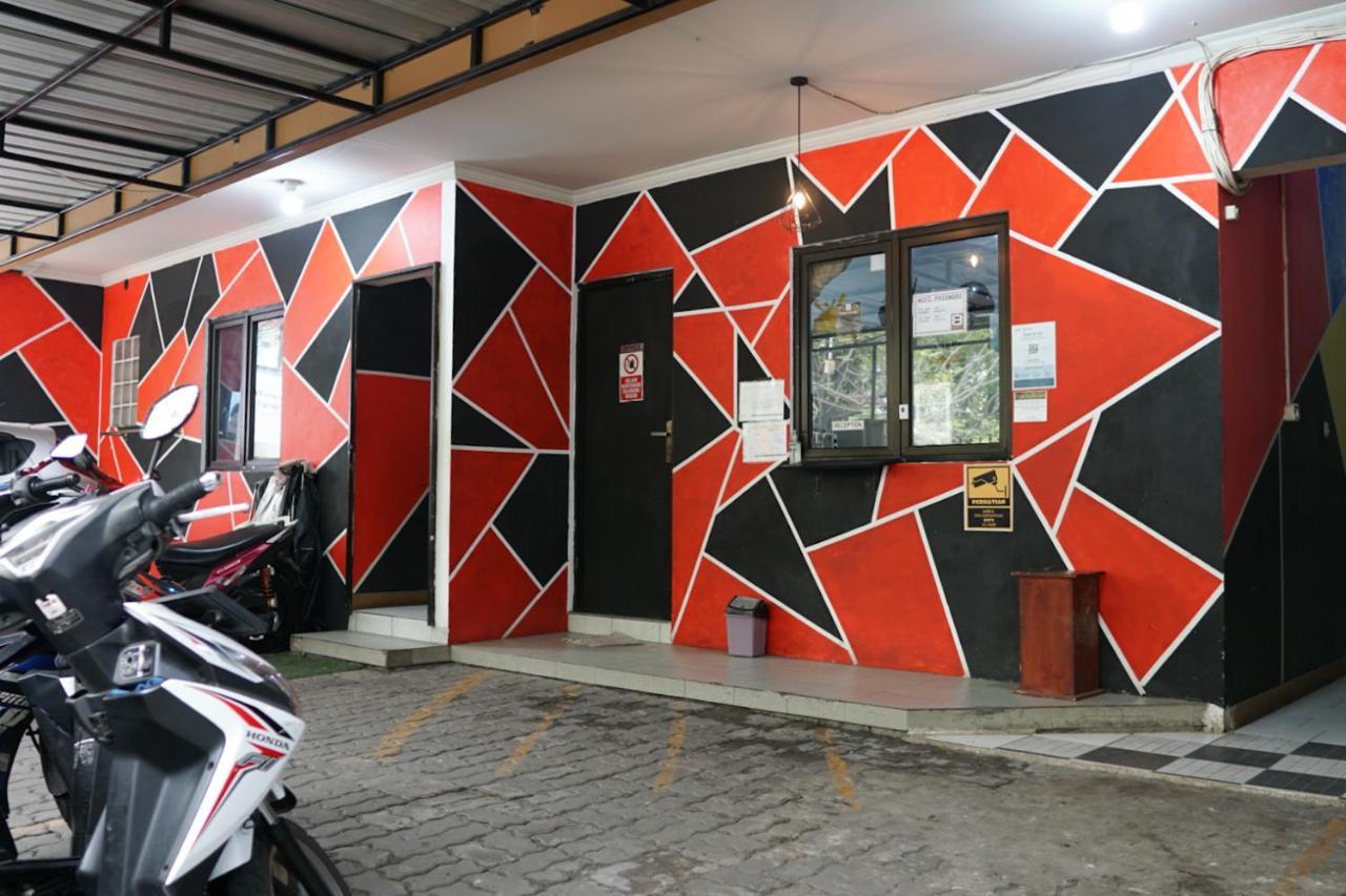 Cosmo Tanjung Duren Mitra Reddoorz Cakarta Dış mekan fotoğraf